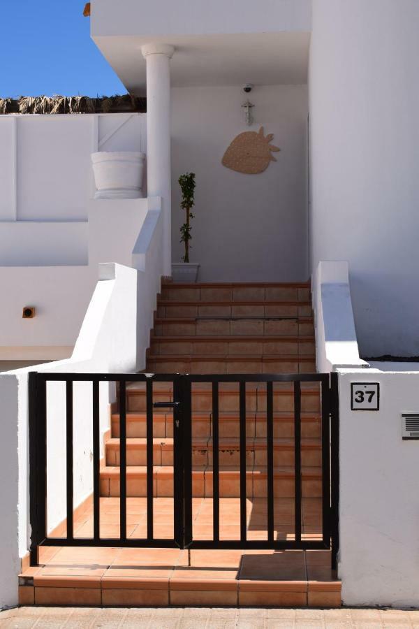 La Fresa Hostel Corralejo Exterior photo